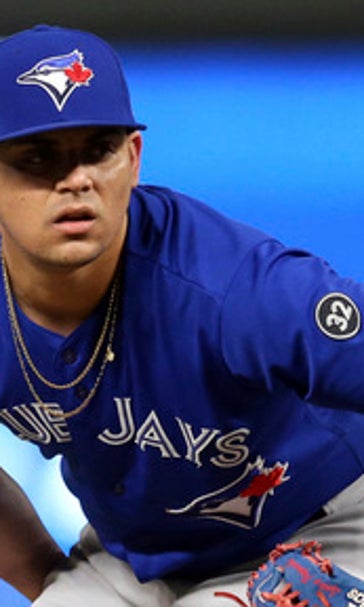 Osuna, Giles, more relievers move as trade deadline nears